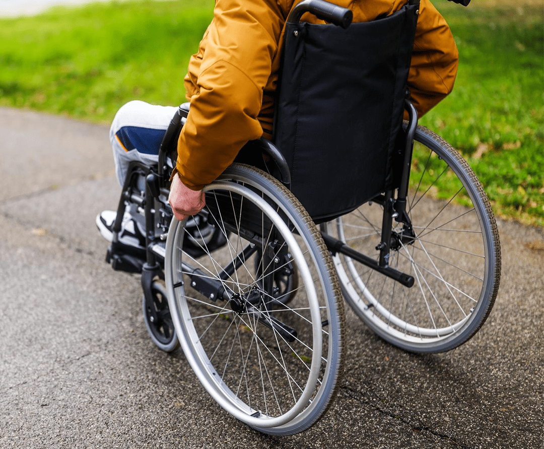 invalidní vozík, elektrický vozík, chodítko pro seniory