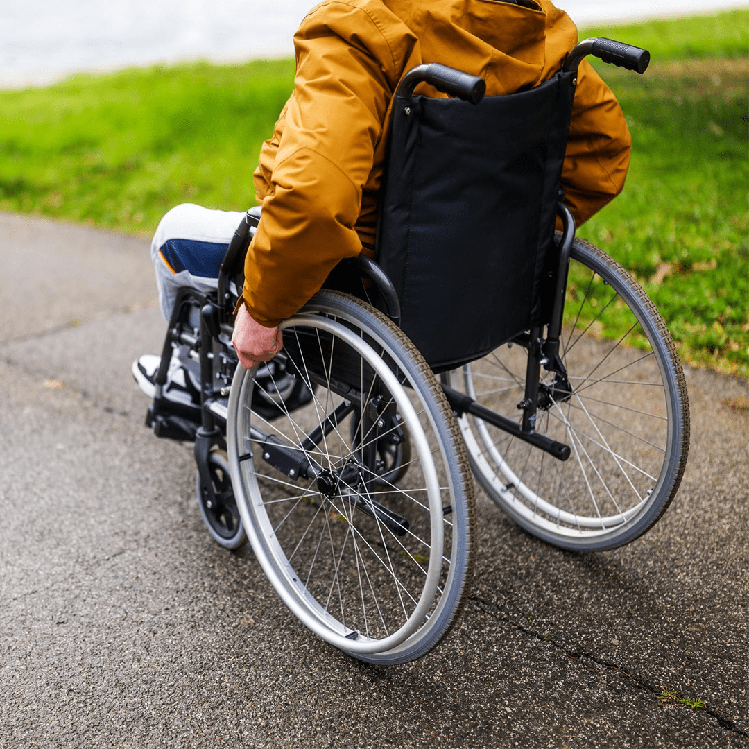 invalidní vozík, elektrický vozík, chodítko pro seniory